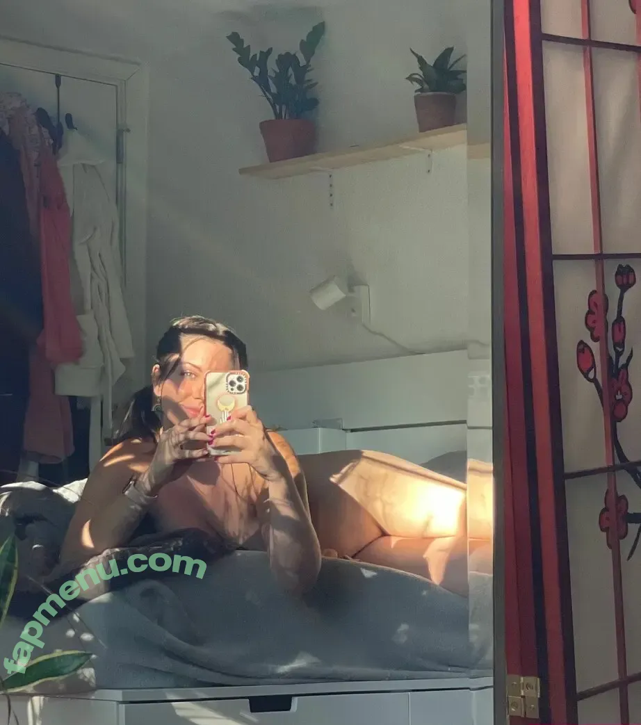 dianakills nude photo #0102 (ShibaHuskeyMom / dianakills_)