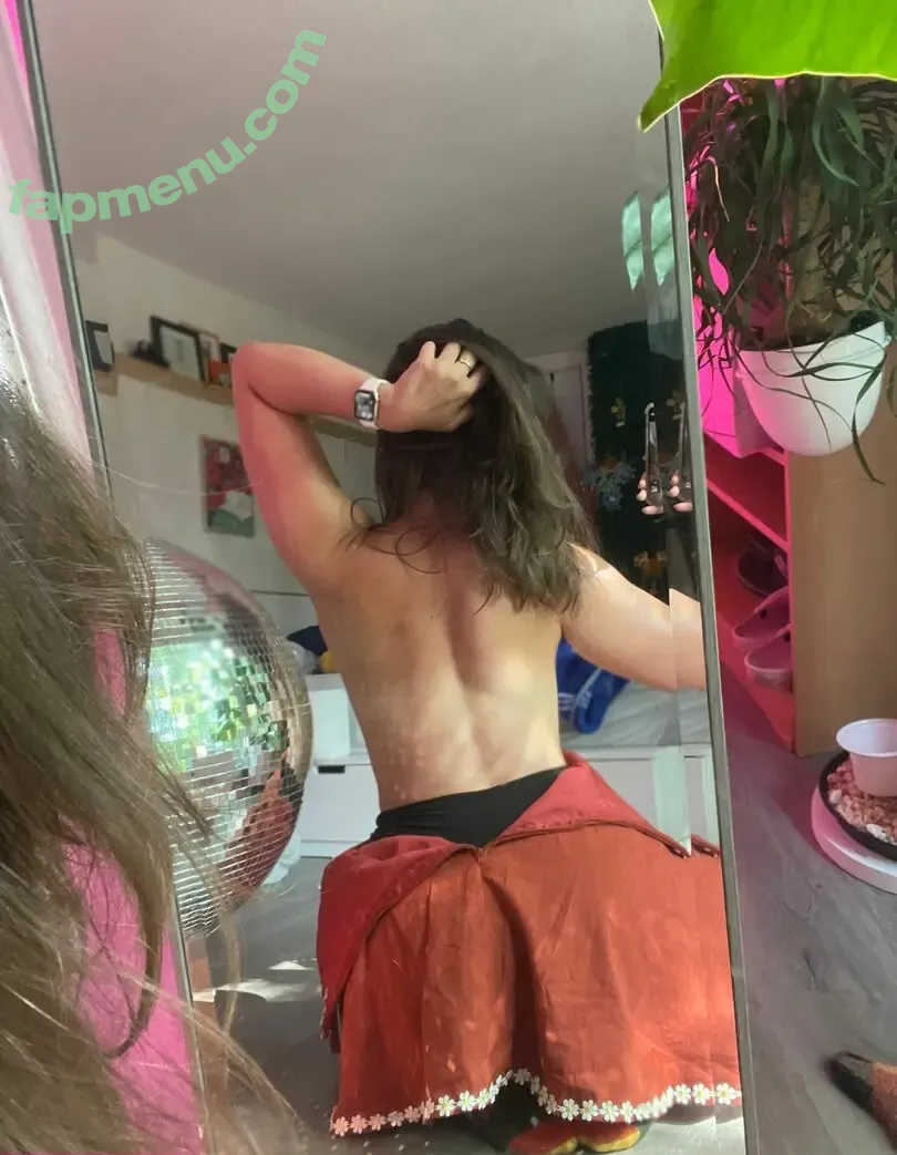 dianakills nude photo #0518 (ShibaHuskeyMom / dianakills_)