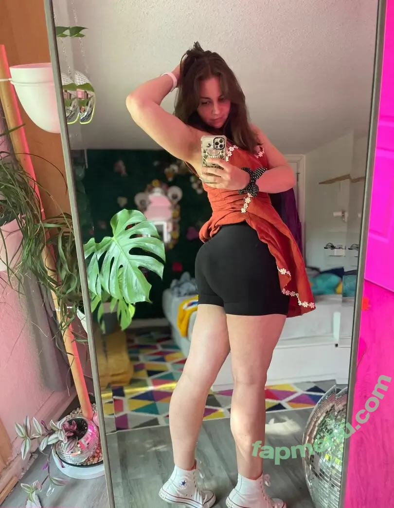 dianakills nude photo #0521 (ShibaHuskeyMom / dianakills_)