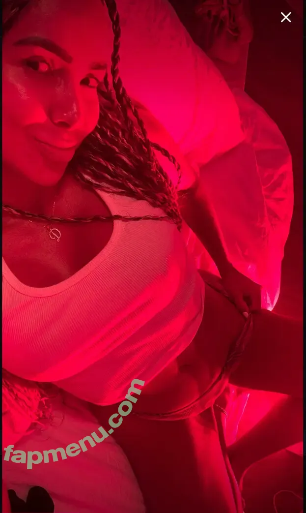 dianamaux nude photo #0016 (dianamaux)