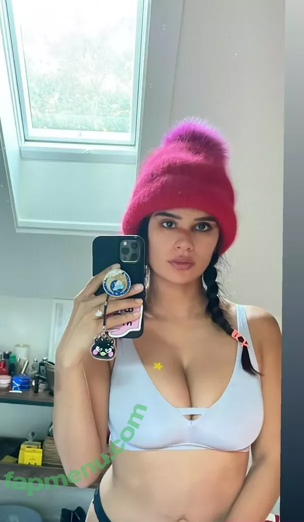 Diane Guerrero nude photo #0147 (dianeguerrero__ / dianexguerrero)