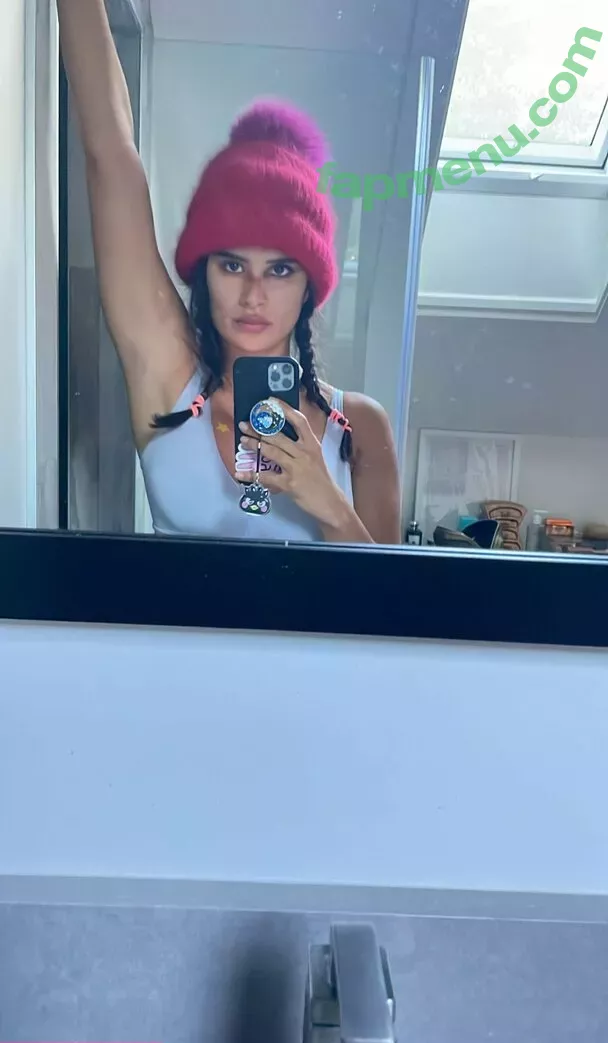 Diane Guerrero nude photo #0148 (dianeguerrero__ / dianexguerrero)