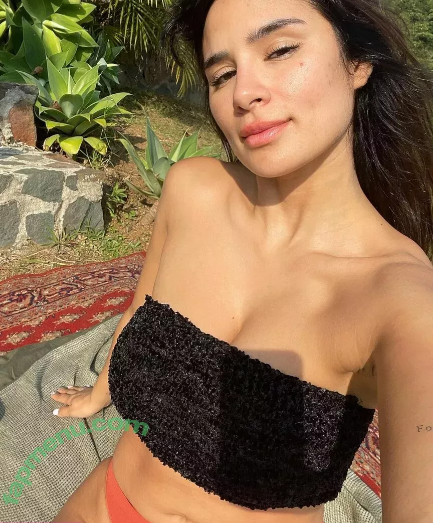 Diane Guerrero nude photo #0171 (dianeguerrero__ / dianexguerrero)