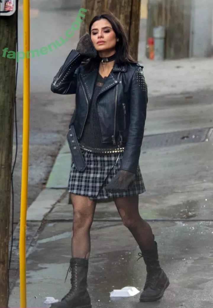 Diane Guerrero nude photo #0210 (dianeguerrero__ / dianexguerrero)