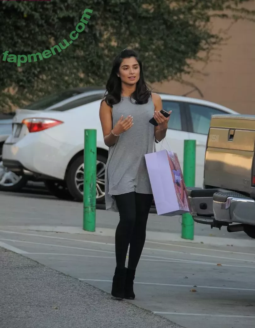Diane Guerrero nude photo #0261 (dianeguerrero__ / dianexguerrero)
