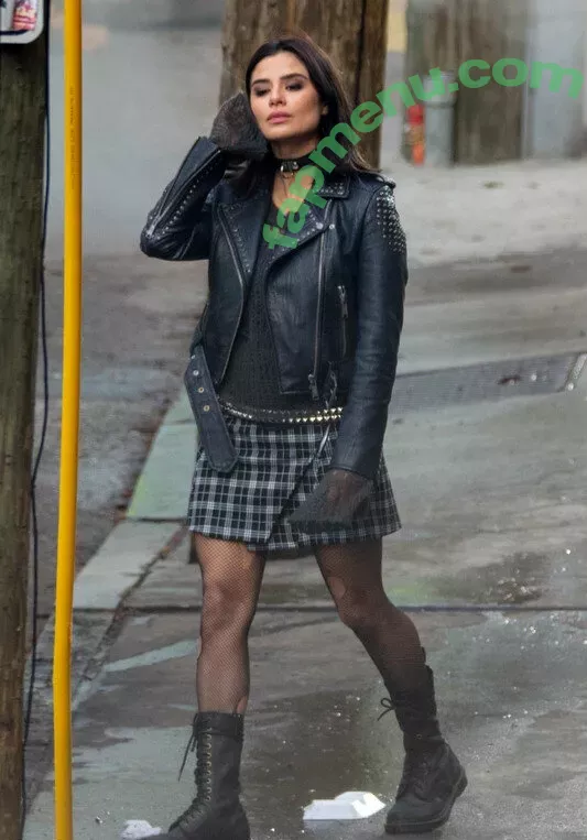 Diane Guerrero nude photo #0270 (dianeguerrero__ / dianexguerrero)