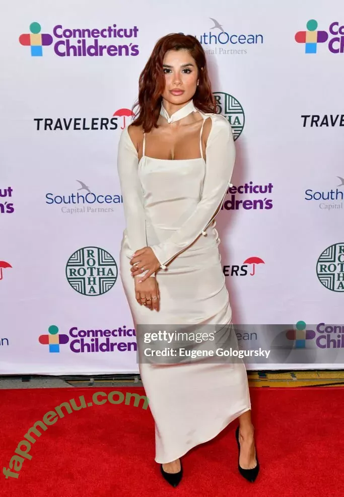 Diane Guerrero nude photo #0314 (dianeguerrero__ / dianexguerrero)