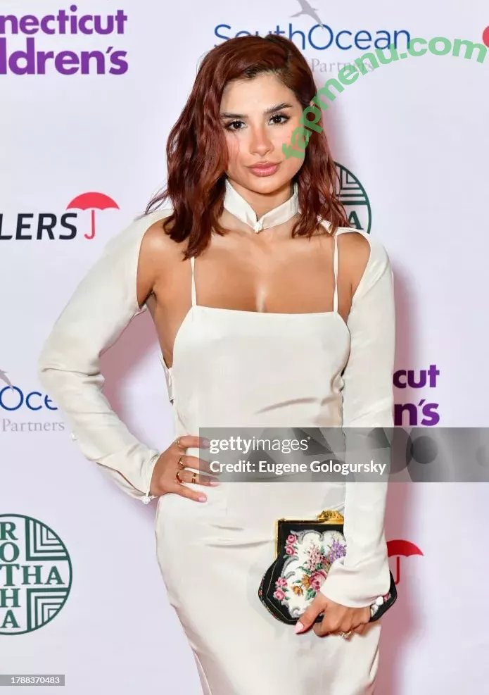 Diane Guerrero nude photo #0315 (dianeguerrero__ / dianexguerrero)