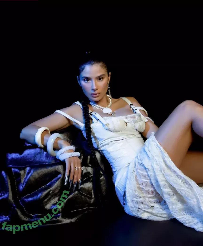 Diane Guerrero nude photo #0354 (dianeguerrero__ / dianexguerrero)