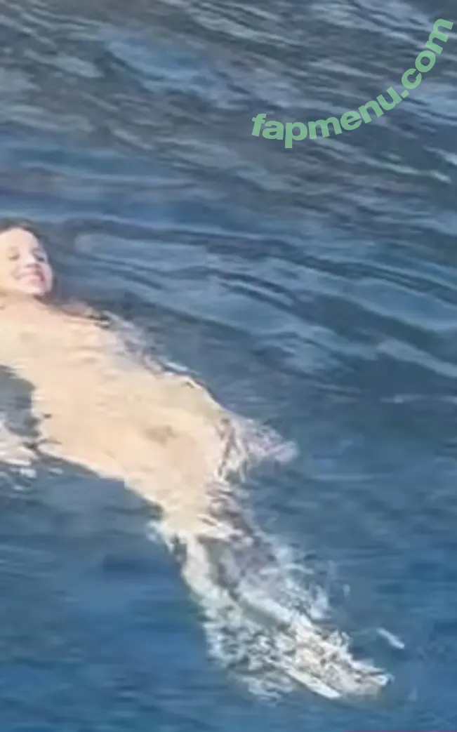 Dianna Agron nude photo #0408 (diannaagron)