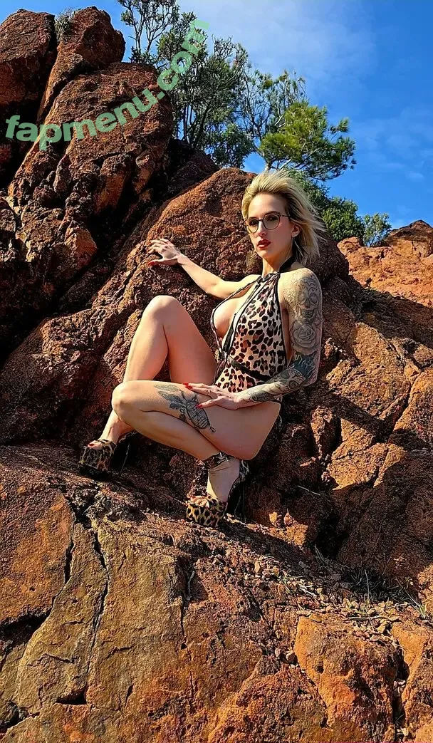 didine_lib nude photo #0016 (didine_lib)