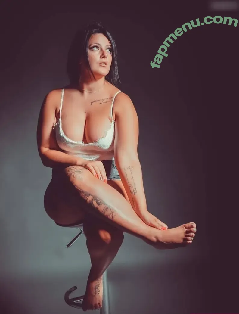 diegraefin_micha nude photo #0006 (diegraefin_micha)
