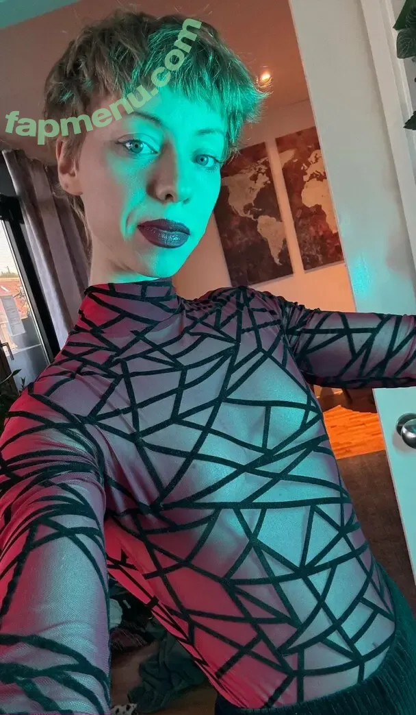 diemilitanteveganerin nude photo #0036 (diemilitanteveganerin)