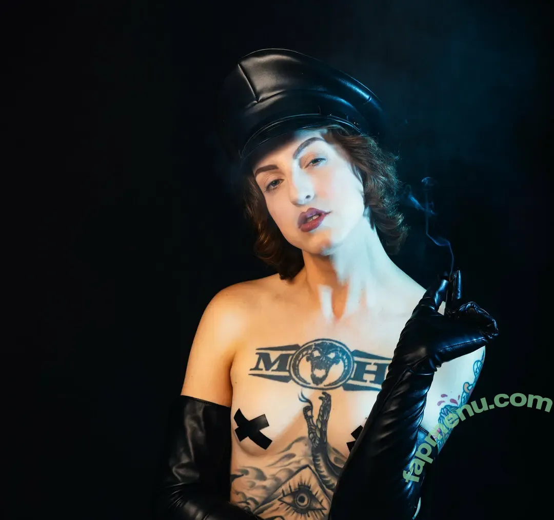 dieselsmokesteph nude photo #0013 (dieselsmokesteph)