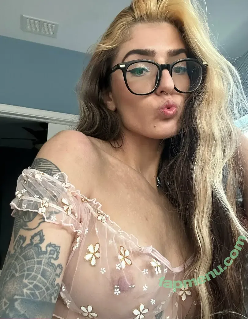 Diiinnaa nude photo #0053 (Diiinnaa)