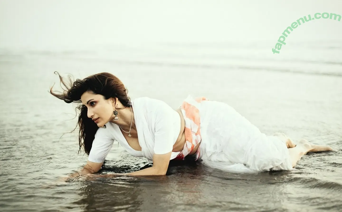 Diksha J Singh nude photo #0058 (dikshajsingh)