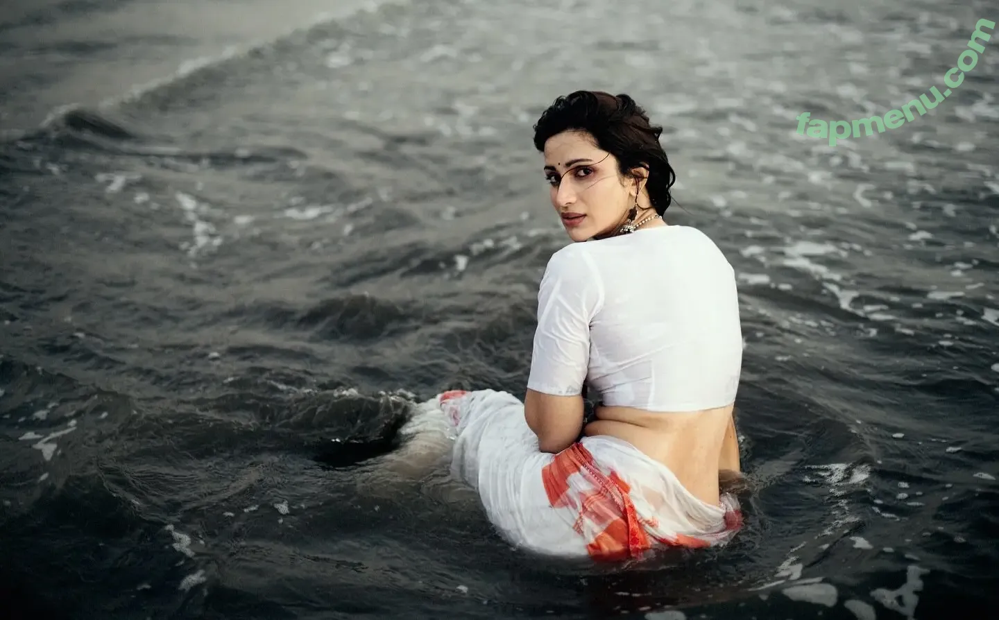 Diksha J Singh nude photo #0064 (dikshajsingh)