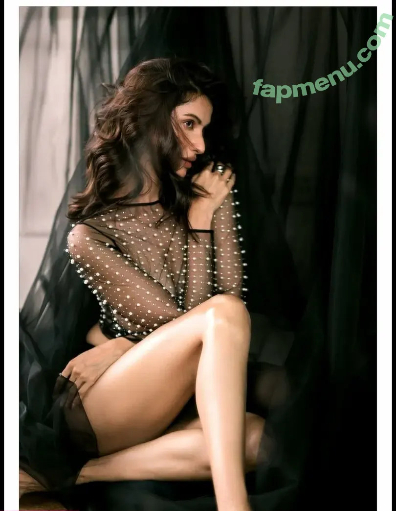 Diksha J Singh nude photo #0109 (dikshajsingh)