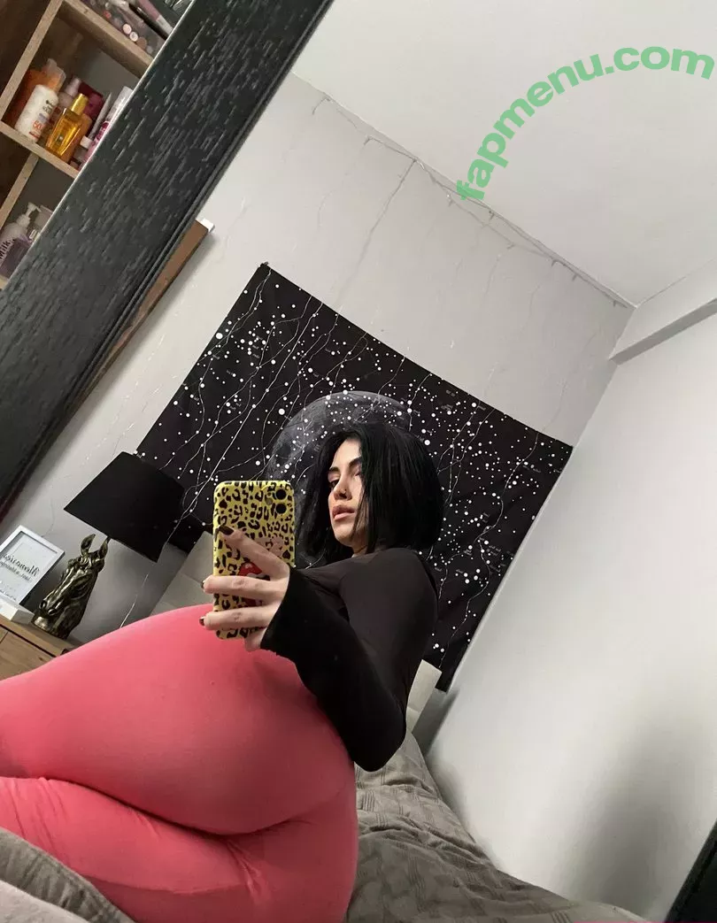 Dilan Dere nude photo #0013 (diddilala / dilanderea / onlydilandere)