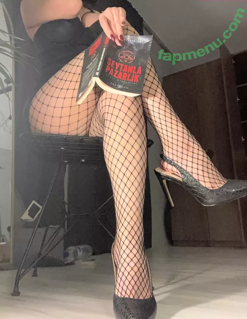 Dilan Dere nude photo #0019 (diddilala / dilanderea / onlydilandere)
