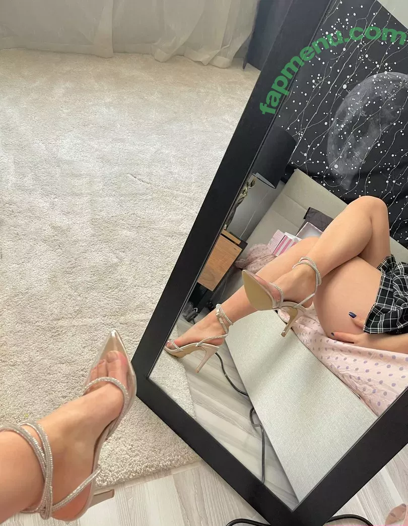 Dilan Dere nude photo #0025 (diddilala / dilanderea / onlydilandere)