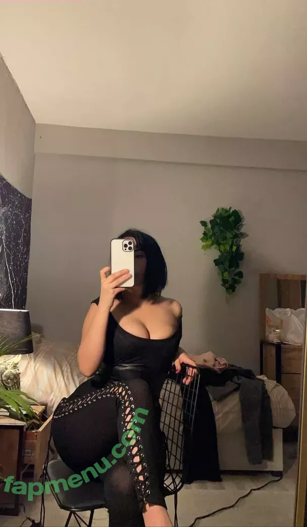 Dilan Dere nude photo #0030 (diddilala / dilanderea / onlydilandere)