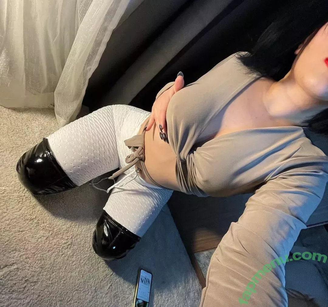 Dilan Dere nude photo #0116 (diddilala / dilanderea / onlydilandere)