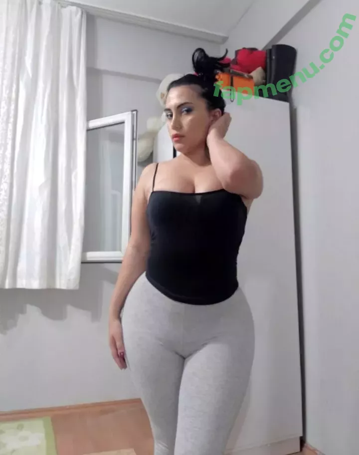Dilan Dere nude photo #0384 (diddilala / dilanderea)