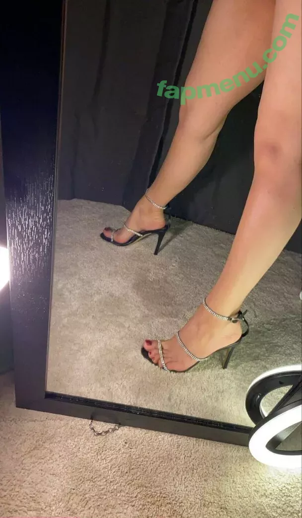Dilan Dere nude photo #0398 (diddilala / dilanderea)