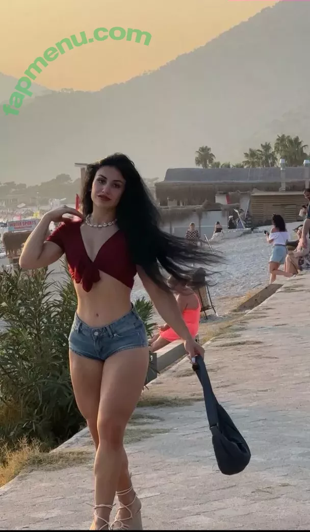 Dilara Deniz nude photo #0016 (ddilaradeniz / diilaraadnz)