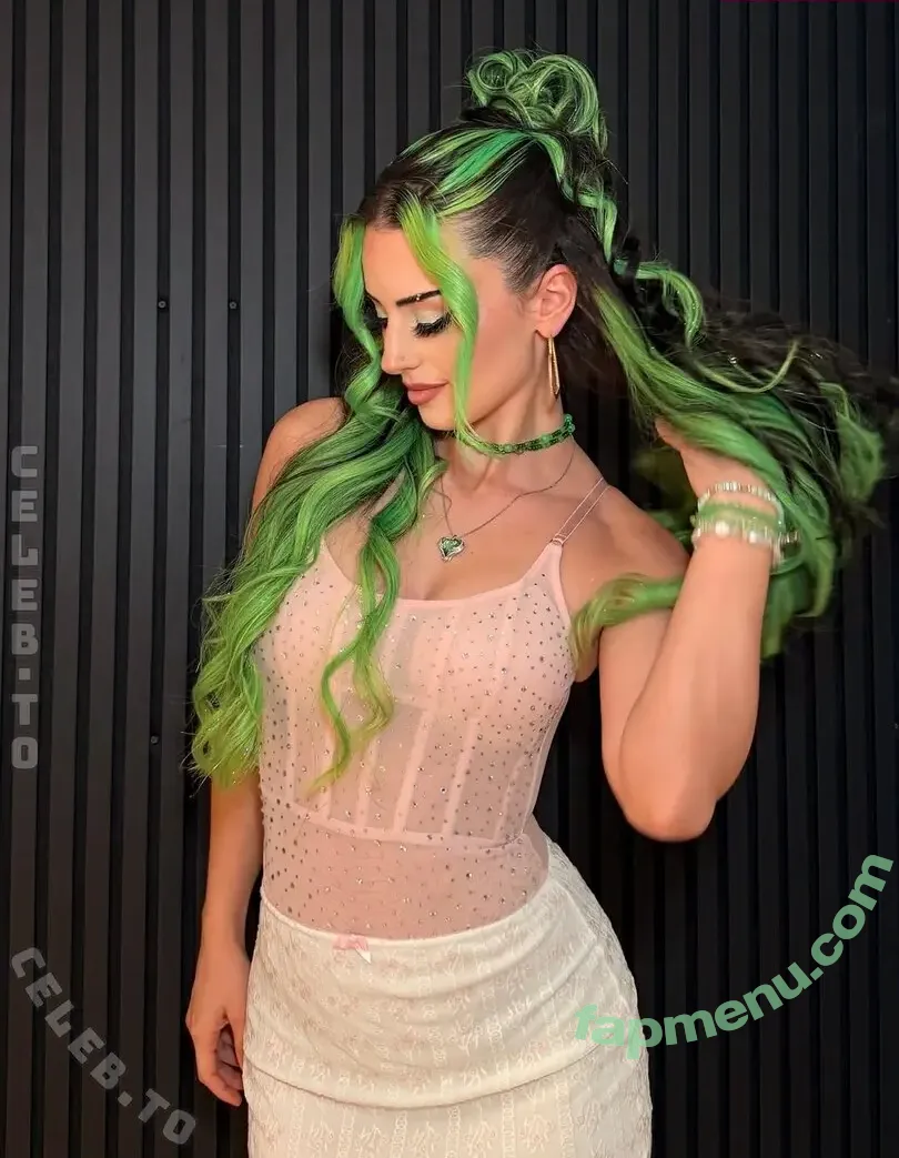 Dilaraa nude photo #0076 (Dilaraa.s / di1araa.s)