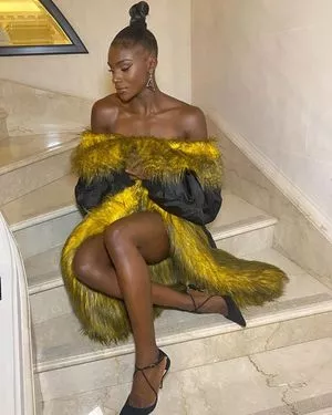 Dina Asher Smith / dinaashersmith nude photo #0007