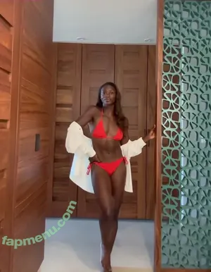 Dina Asher Smith / dinaashersmith nude photo #0058