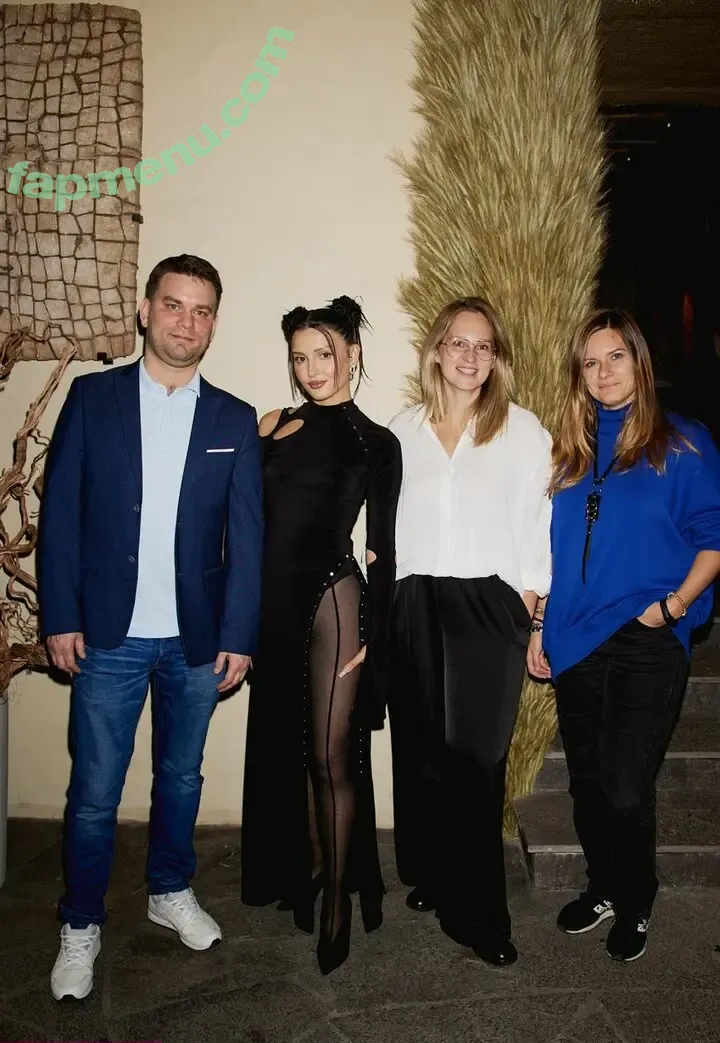 Dina Saeva nude photo #0211 (senoritasaeva)