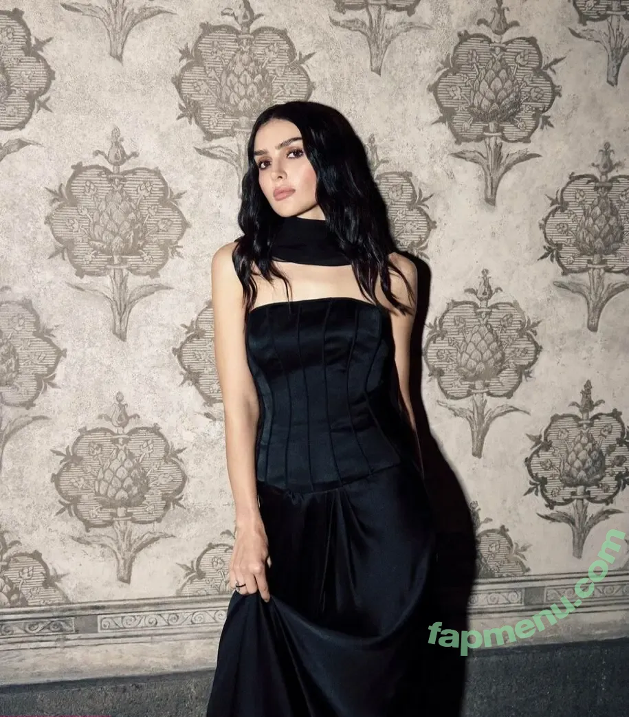 Dina Saeva nude photo #0275 (senoritasaeva)