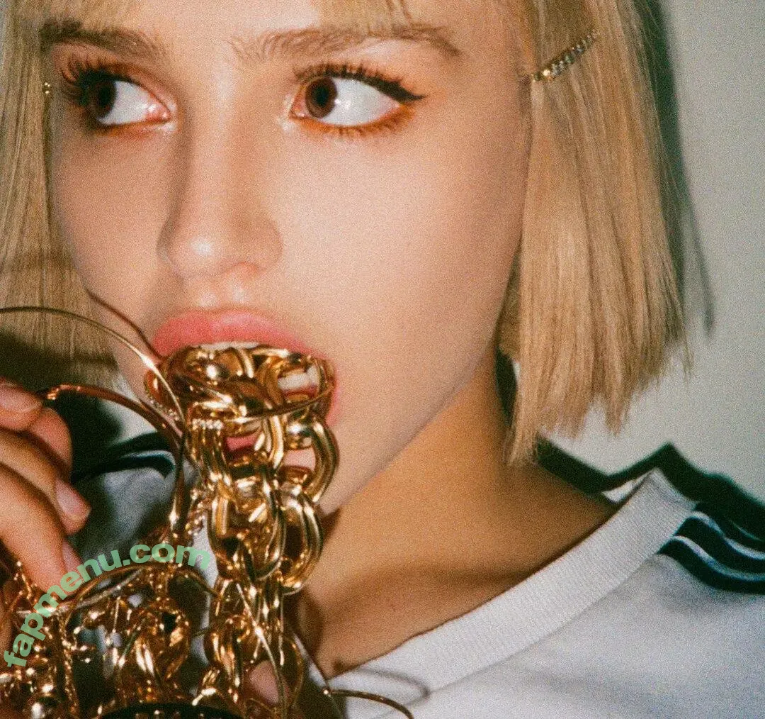 Dina Saeva nude photo #0300 (senoritasaeva)