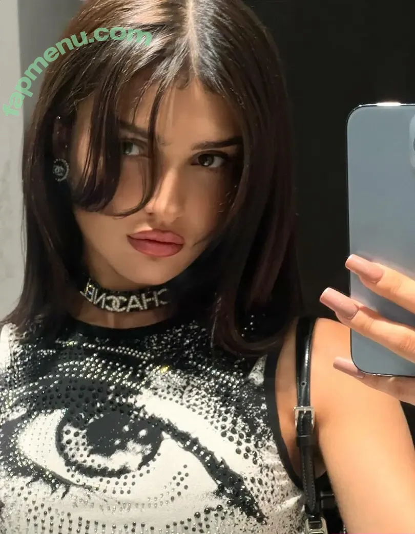 Dina Saeva nude photo #0359 (senoritasaeva)