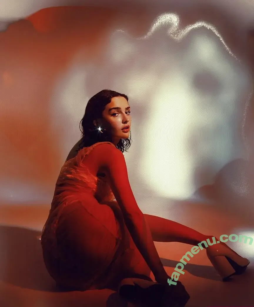 Dina Saeva nude photo #0374 (senoritasaeva)