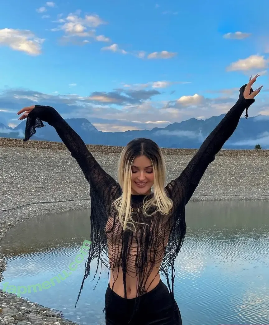 Dina Saeva nude photo #0440 (senoritasaeva)