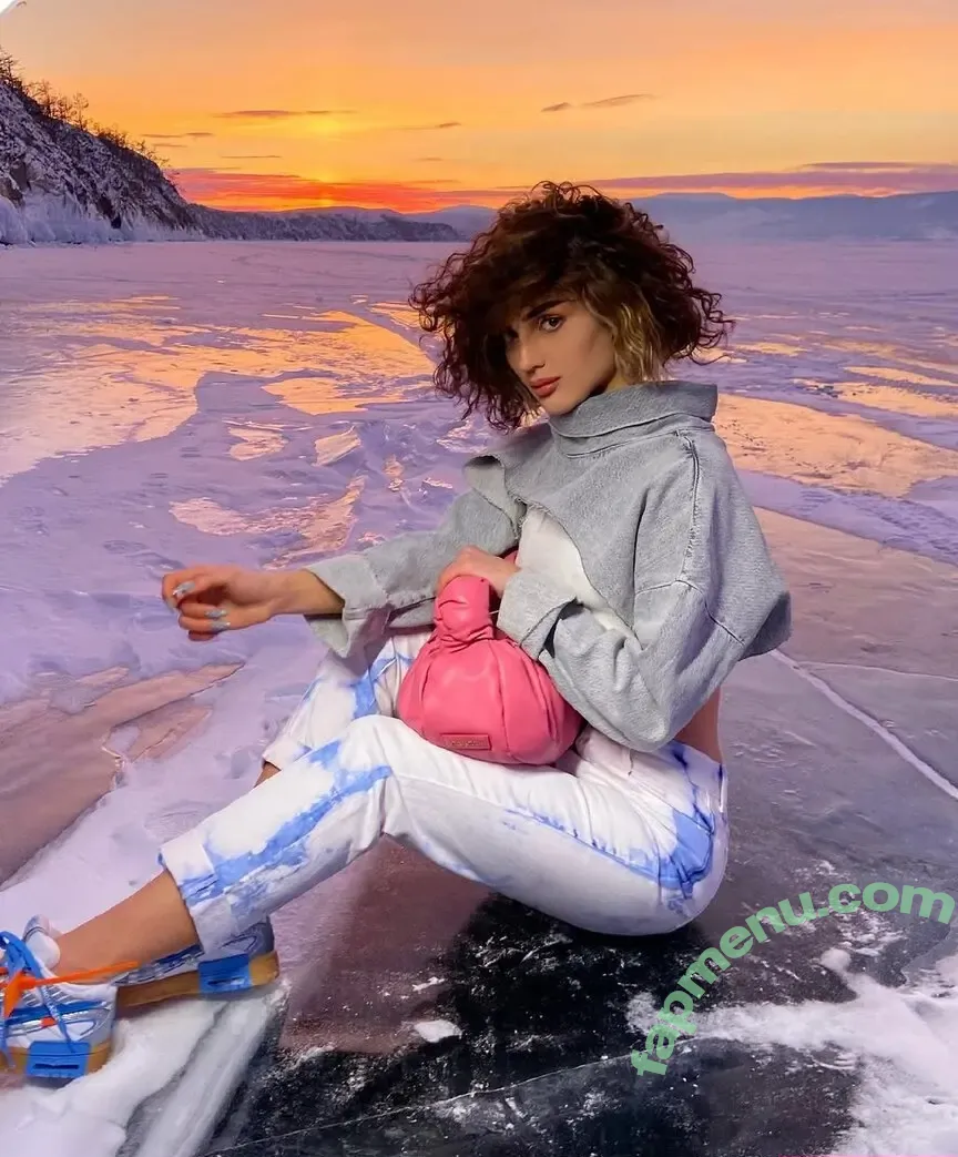 Dina Saeva nude photo #0544 (senoritasaeva)