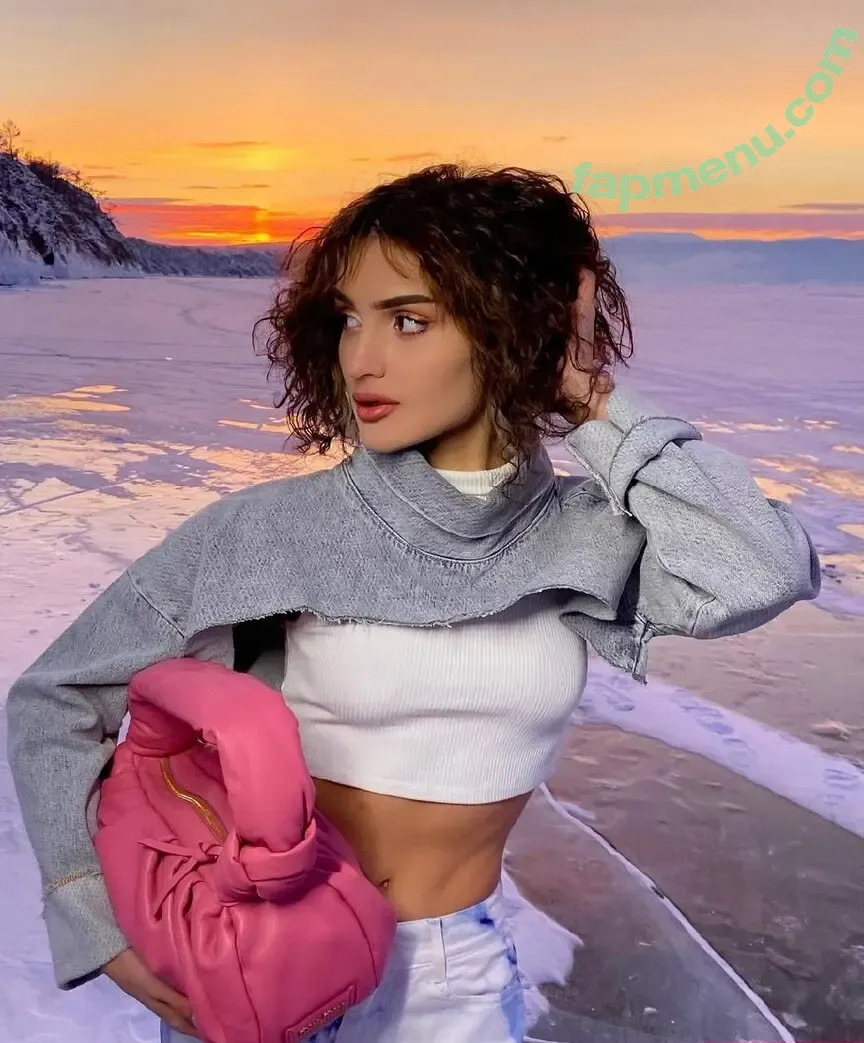 Dina Saeva nude photo #0545 (senoritasaeva)