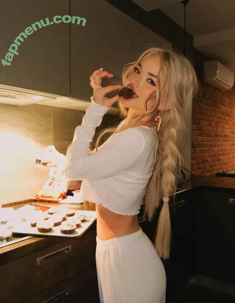 __.dinero__ nude photo #0045 (dinerowin)