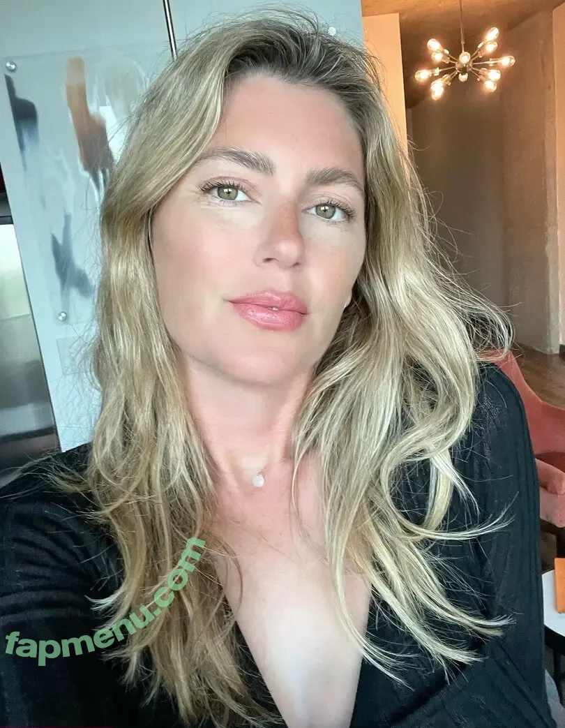 diorabaird nude photo #0041 (diorabaird)