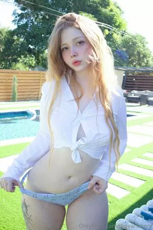 Diovana Konigsreuter / diokonigsreuter / diovanakoni nude photo #0740