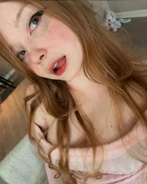 Diovana Konigsreuter / diokonigsreuter / diovanakoni nude photo #0882