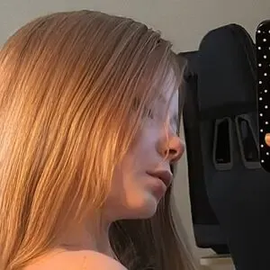 Diovana Konigsreuter / diokonigsreuter / diovanakoni nude photo #0002