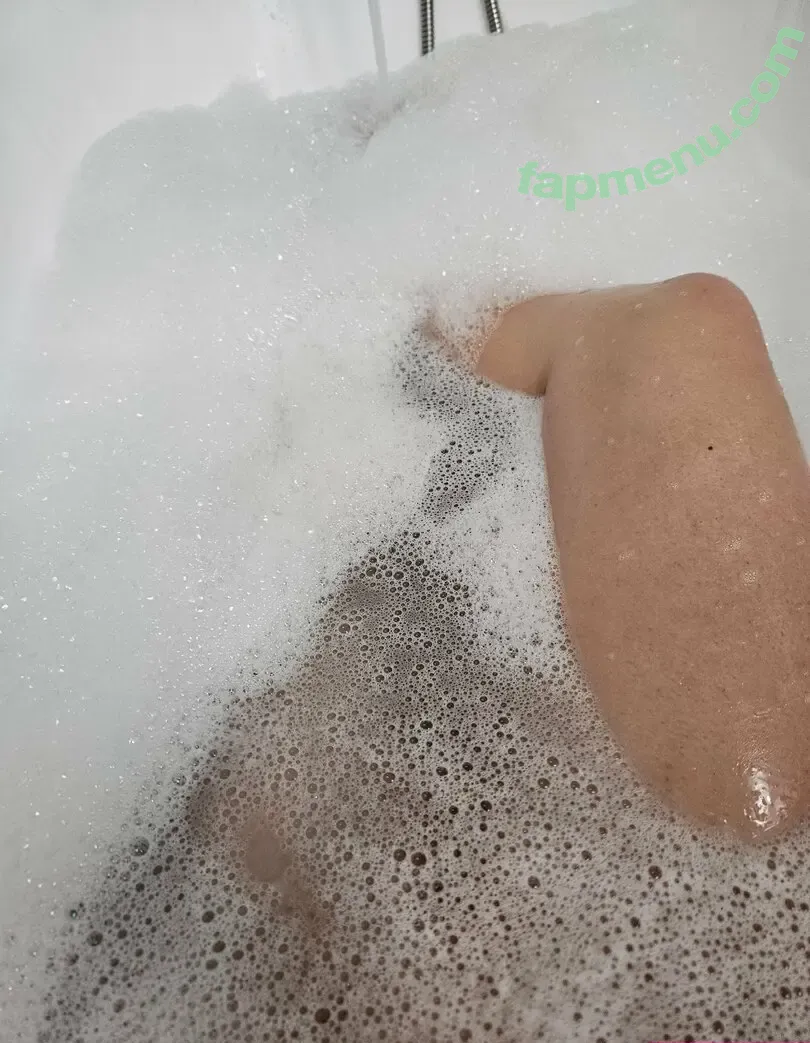 discretemomma303 nude photo #0017 (circuitjerkerj)