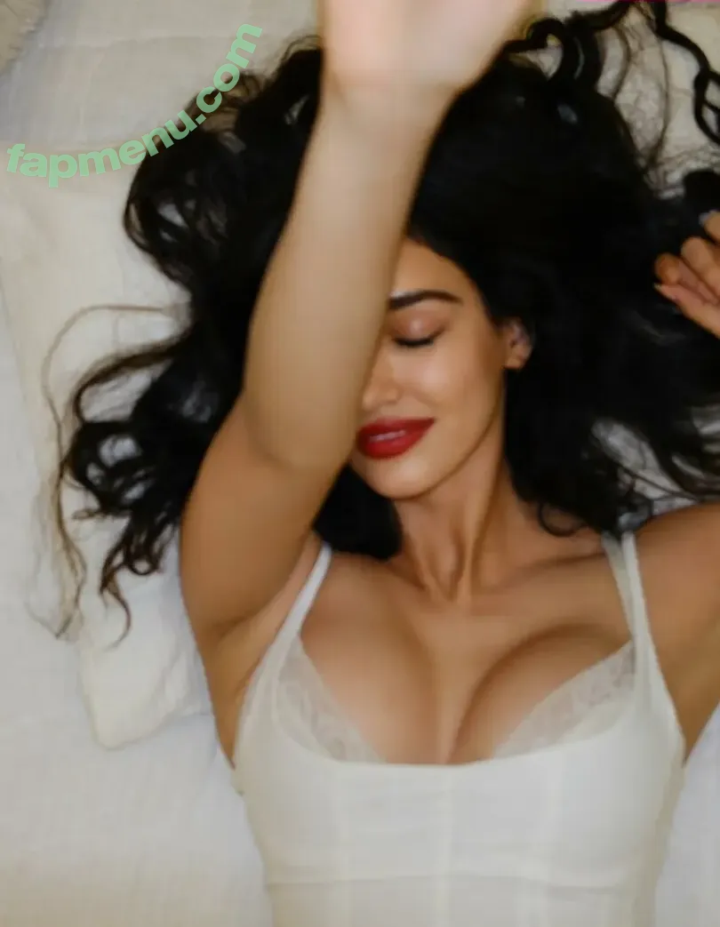 Disha Patani nude photo #0412 (Paatni / dishapatani / dishpatani)