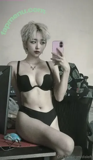 Disleft / Mercury Nguyen nude photo #0084