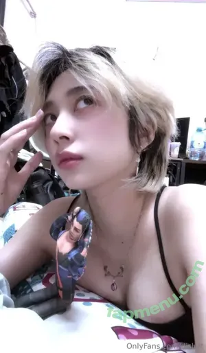 Disleft / Mercury Nguyen nude photo #0128